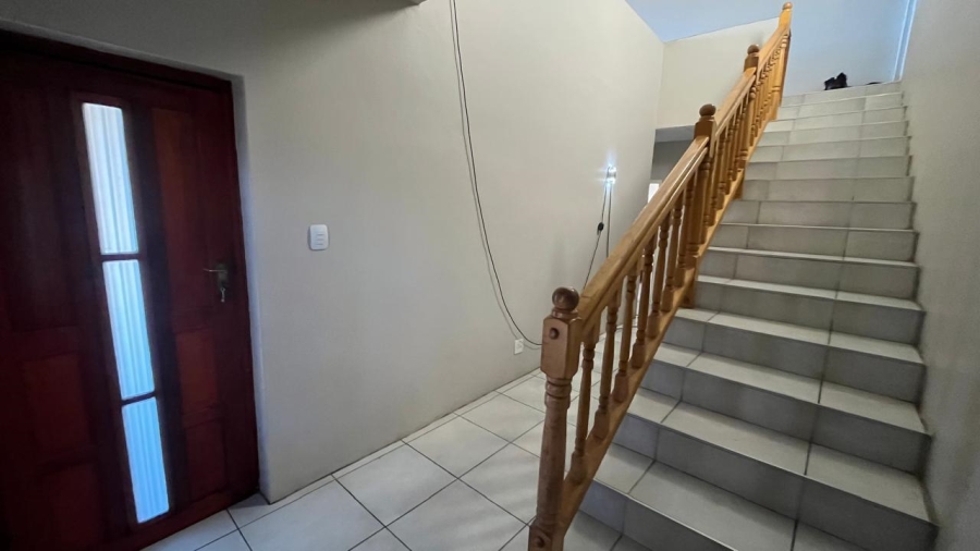 5 Bedroom Property for Sale in Wavecrest Eastern Cape